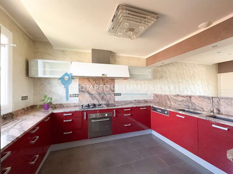 Maison Marignane - 4 chambres - 165m²