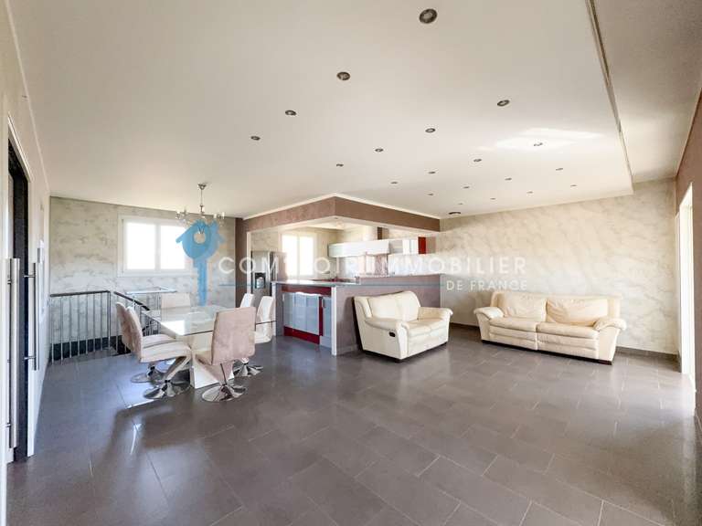 Maison Marignane - 4 chambres - 165m²