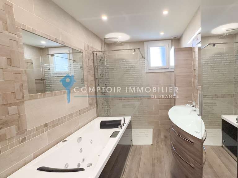 Maison Marignane - 4 chambres - 165m²