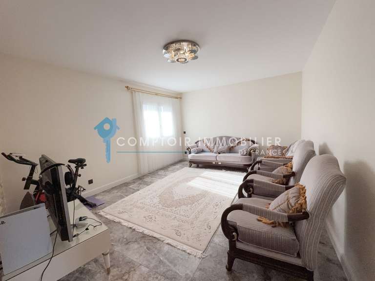 Maison Marignane - 7 chambres - 244m²