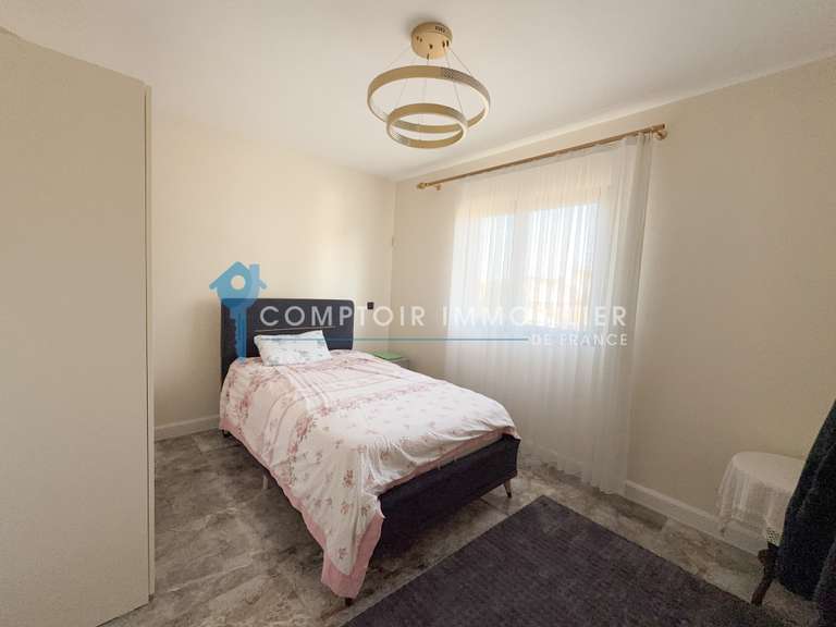 Maison Marignane - 7 chambres - 244m²