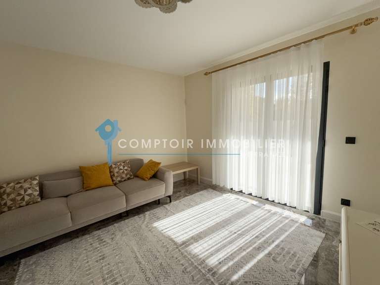 Maison Marignane - 7 chambres - 244m²