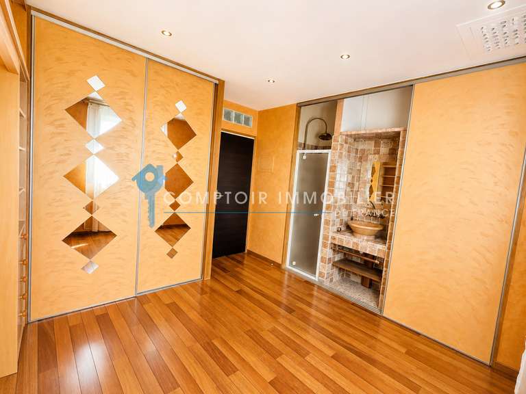 Maison Marignane - 4 chambres - 165m²