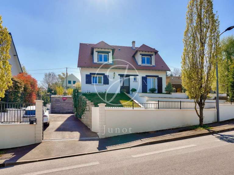 Maison Marly-le-Roi - 4 chambres - 223m²