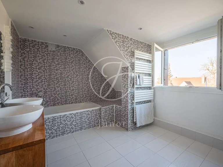 Maison Marly-le-Roi - 4 chambres - 223m²