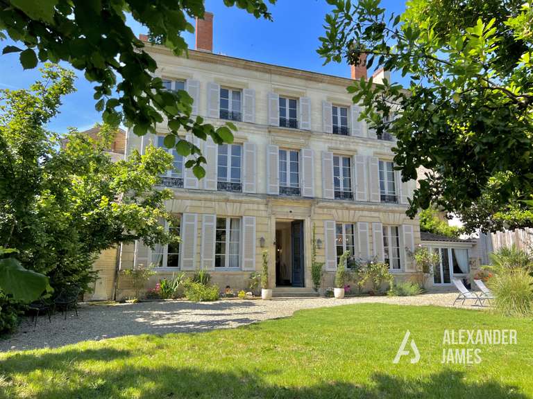 Maison Marmande - 6 chambres - 308m²