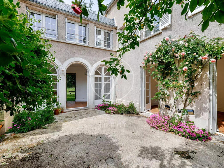 Maison Marnes-la-Coquette - 3 chambres - 140m²