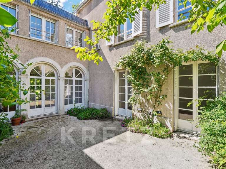 Maison Marnes-la-Coquette - 3 chambres - 140m²