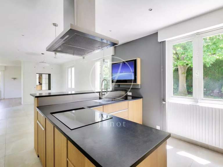 House Marnes-la-Coquette - 5 bedrooms - 274m²