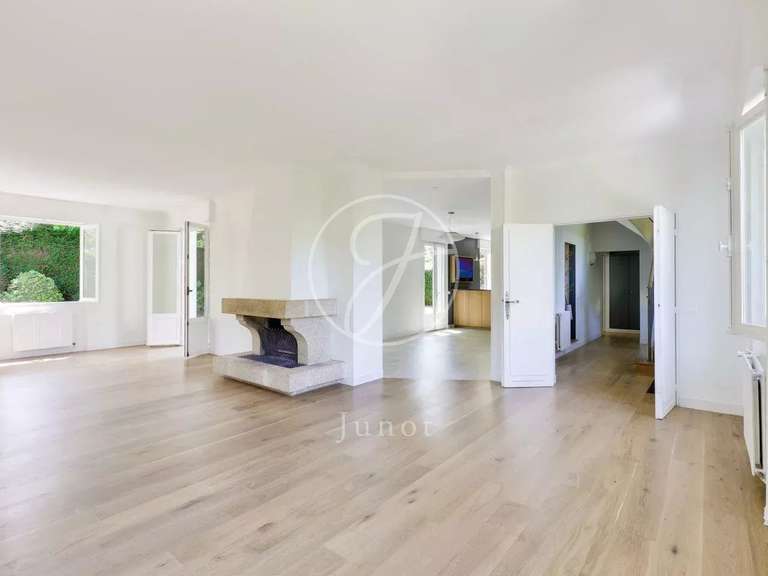 House Marnes-la-Coquette - 5 bedrooms - 274m²