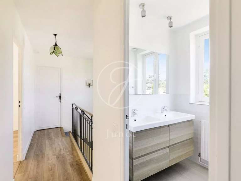 House Marnes-la-Coquette - 5 bedrooms - 274m²
