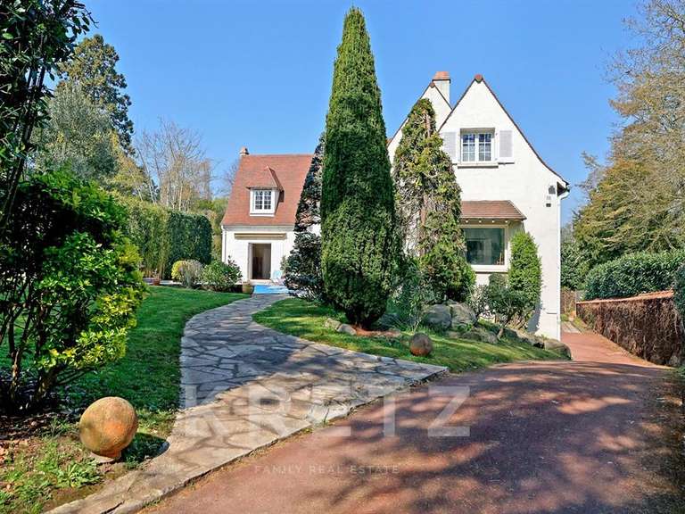 Maison Marnes-la-Coquette - 6 chambres - 330m²