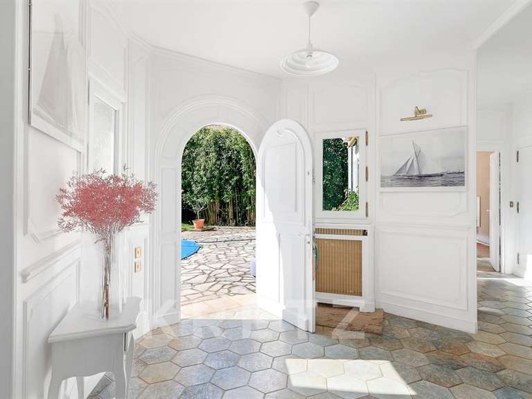 Maison Marnes-la-Coquette - 6 chambres - 330m²