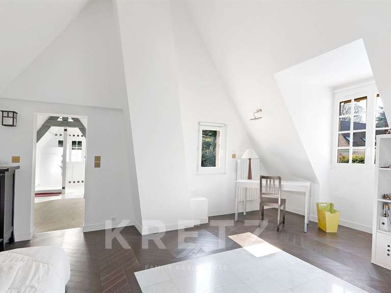 Maison Marnes-la-Coquette - 6 chambres - 330m²