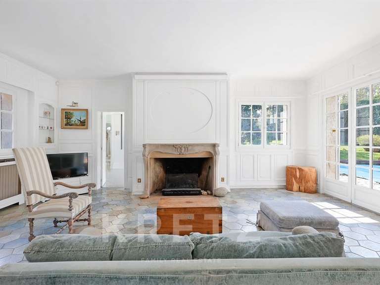 Maison Marnes-la-Coquette - 6 chambres - 330m²