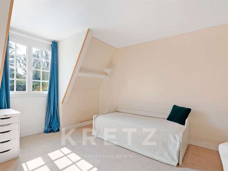 Maison Marnes-la-Coquette - 6 chambres - 330m²