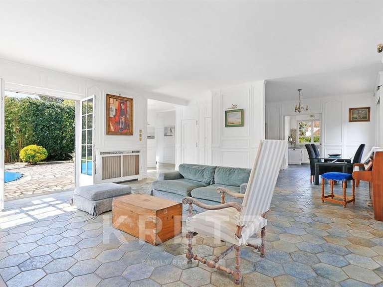 Maison Marnes-la-Coquette - 6 chambres - 330m²