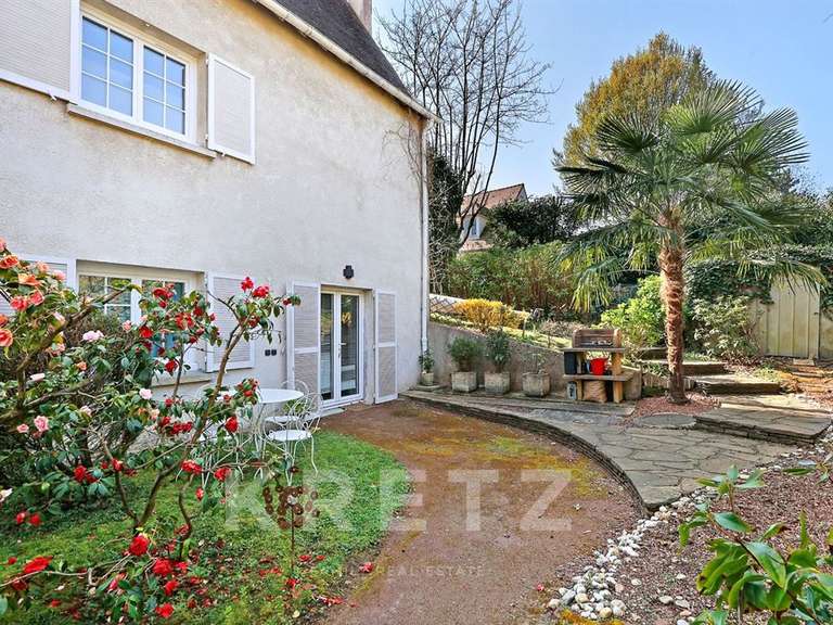 Maison Marnes-la-Coquette - 6 chambres - 330m²