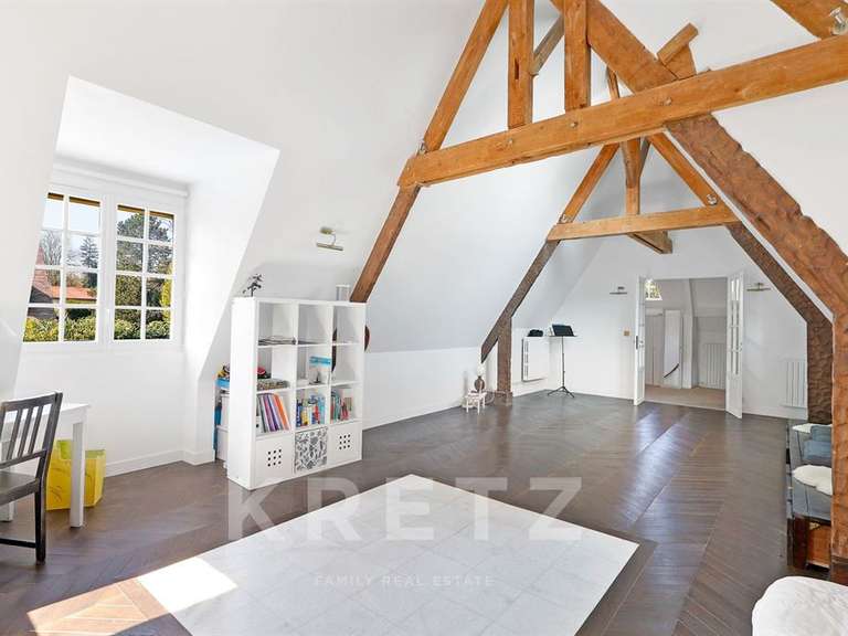 Maison Marnes-la-Coquette - 6 chambres - 330m²