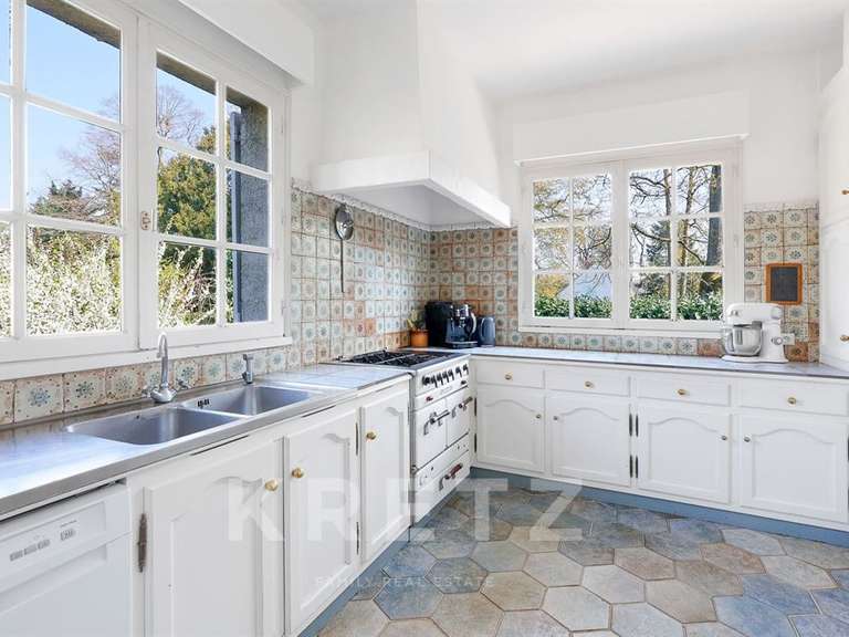 Maison Marnes-la-Coquette - 6 chambres - 330m²