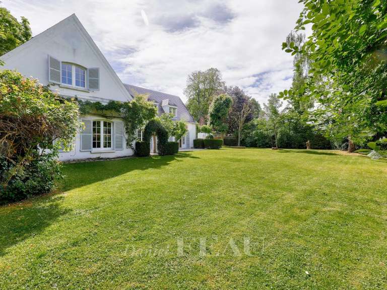 Maison Marnes-la-Coquette - 4 chambres - 250m²