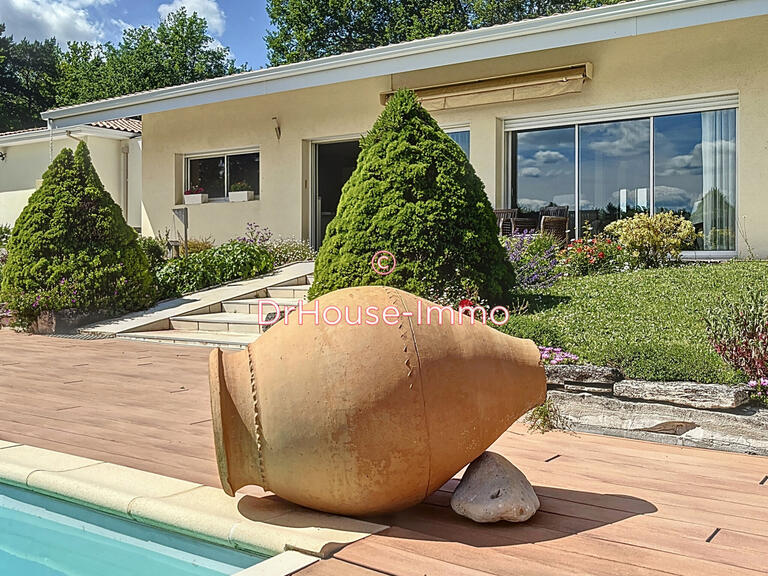 Villa Marsac-sur-l'Isle - 3 bedrooms - 193m²