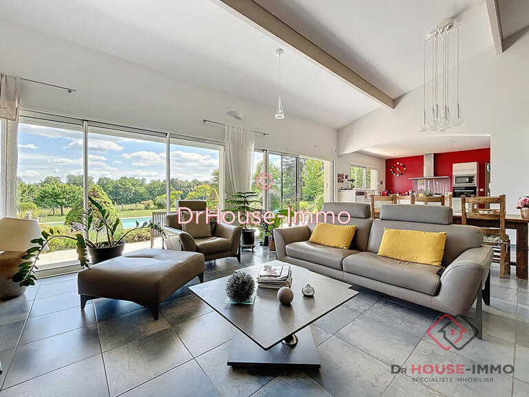Villa Marsac-sur-l'Isle - 3 bedrooms - 193m²