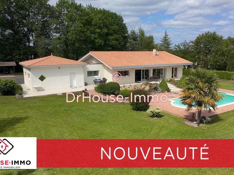 Villa Marsac-sur-l'Isle - 3 bedrooms - 193m²