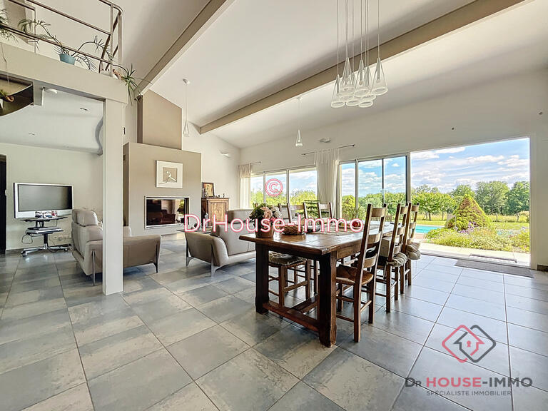 Villa Marsac-sur-l'Isle - 3 bedrooms - 193m²