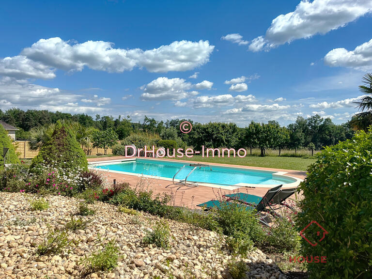Villa Marsac-sur-l'Isle - 3 bedrooms - 193m²