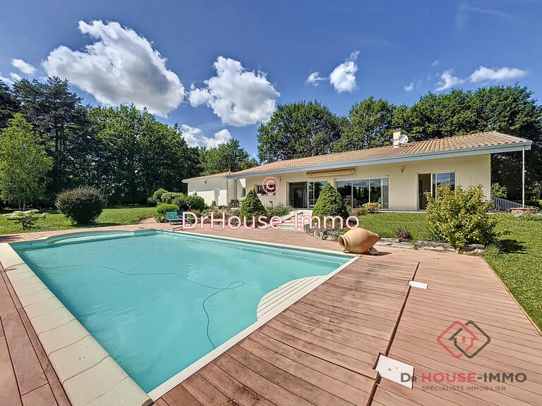 Villa Marsac-sur-l'Isle - 3 bedrooms - 193m²