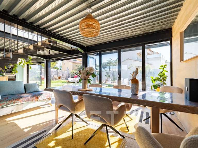 Maison Marseillan - 5 chambres - 160m²