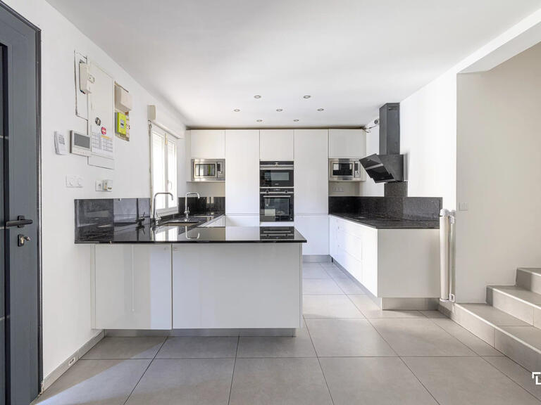 Maison Marseille 10e - 6 chambres - 354m²