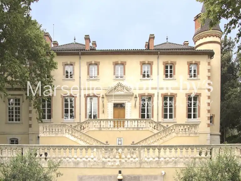 Château Marseille 11e - 13 chambres - 1000m²