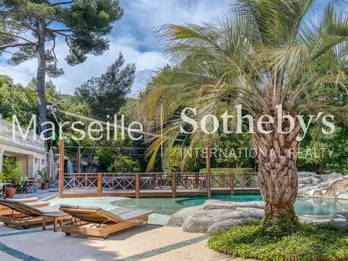 Château Marseille 11e - 13 chambres - 1000m²