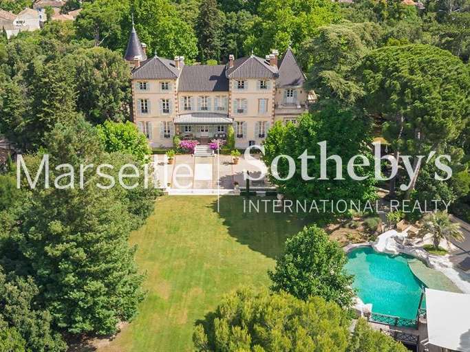 Château Marseille 11e - 13 chambres - 1000m²