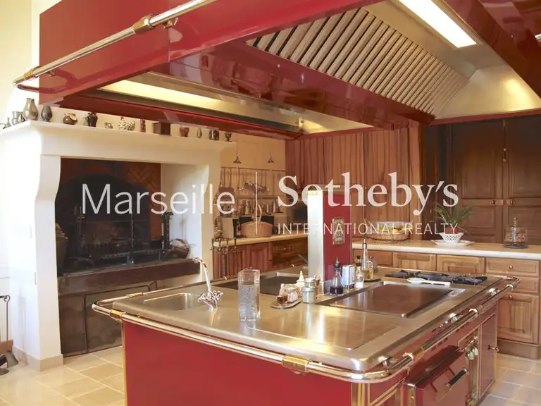Château Marseille 11e - 13 chambres - 1000m²