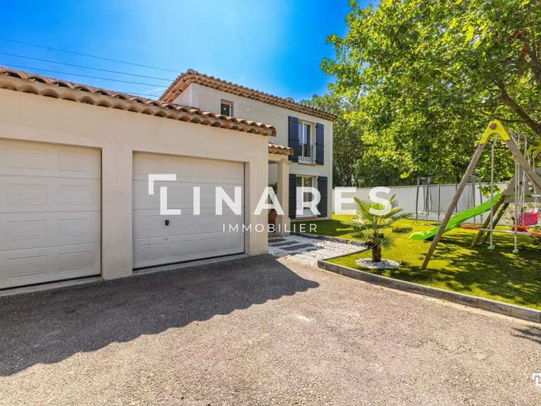 House Marseille 11e - 4 bedrooms - 125m²