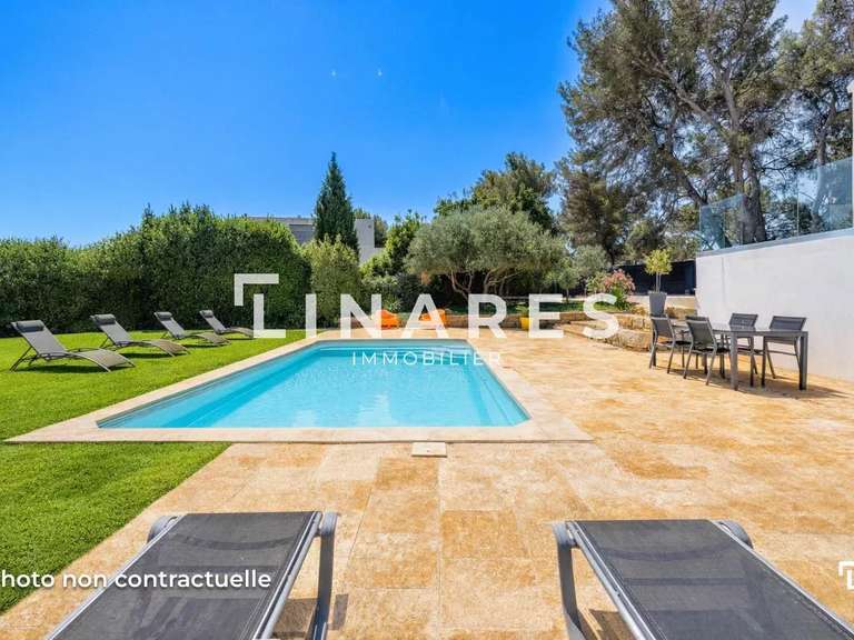 House Marseille 11e - 4 bedrooms - 215m²