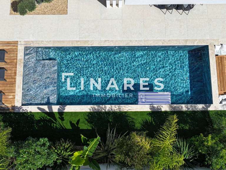 House Marseille 11e - 4 bedrooms - 230m²