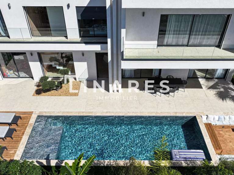 House Marseille 11e - 4 bedrooms - 230m²