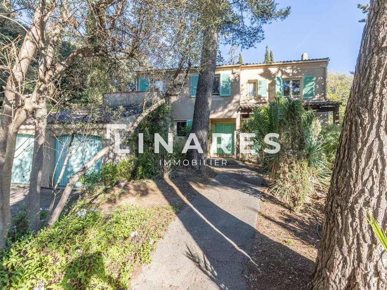 House Marseille 11e - 3 bedrooms - 134m²