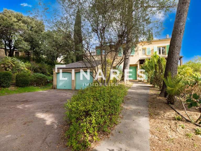 Maison Marseille 11e - 3 chambres - 134m²