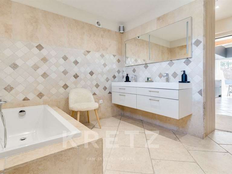 House Marseille 11e - 3 bedrooms - 142m²