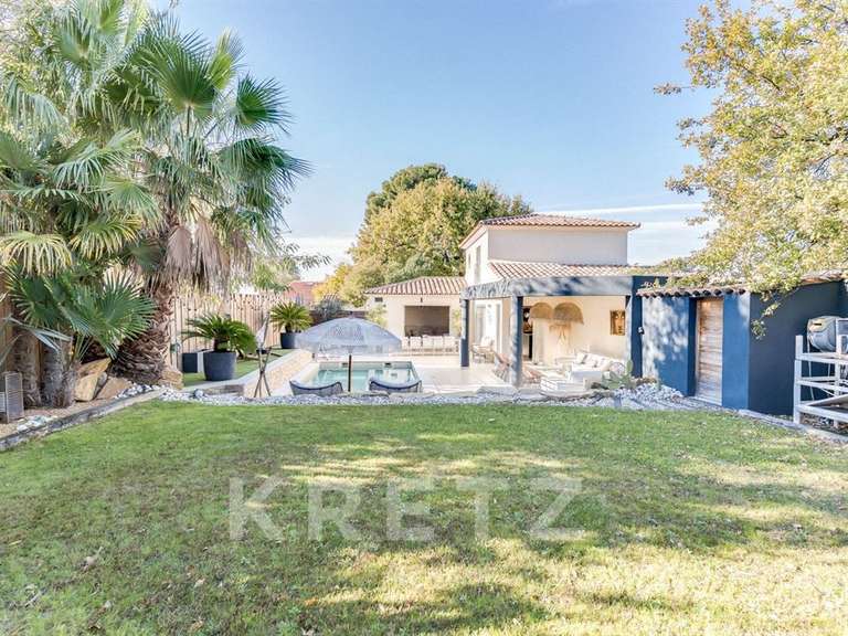 House Marseille 11e - 3 bedrooms - 142m²