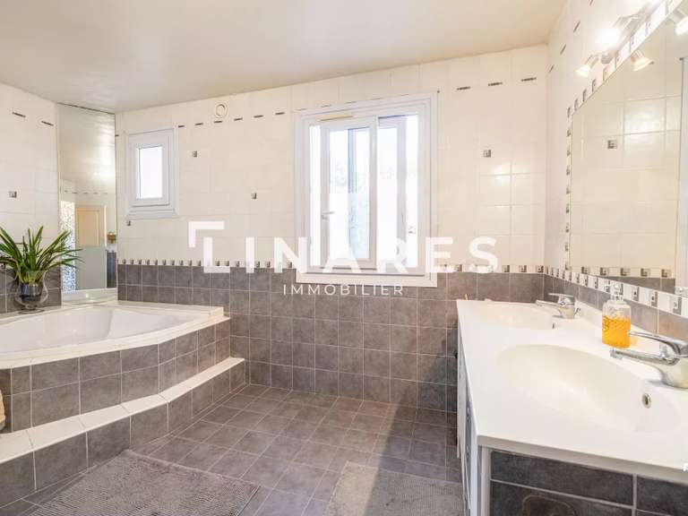 Maison Marseille 11e - 4 chambres - 162m²