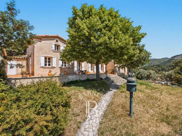 Maison Marseille 11e - 1 chambre - 160m²