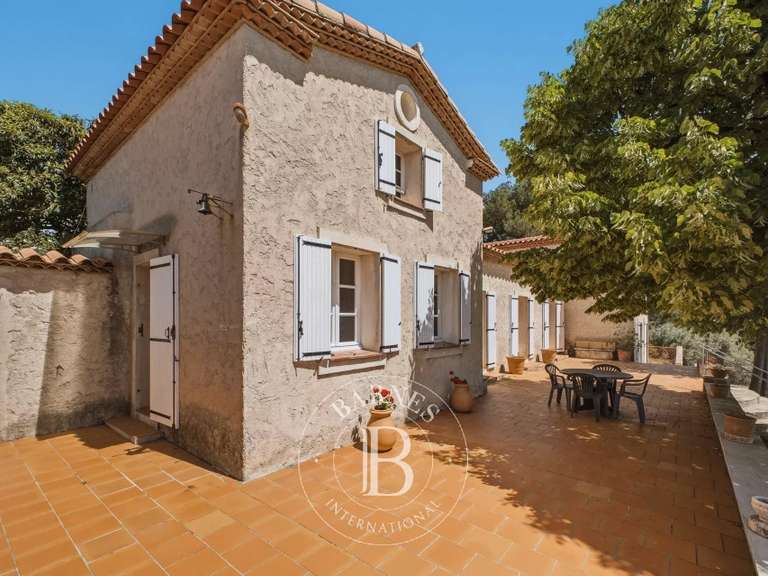 Maison Marseille 11e - 1 chambre - 160m²