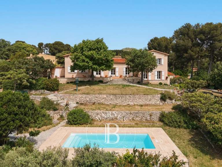 Maison Marseille 11e - 1 chambre - 160m²