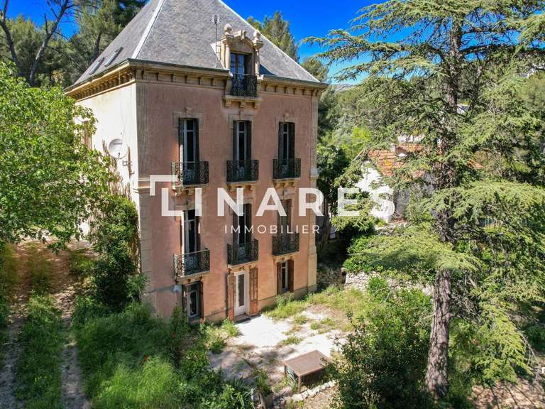 Maison Marseille 11e - 6 chambres - 291m²